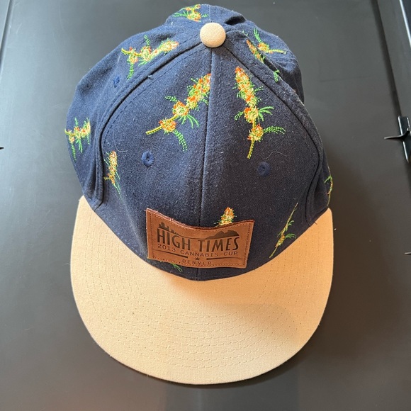 Grassroots California 2013 Cannabis Cup High Times Limited Hat size 7 1/8 - Picture 1 of 2